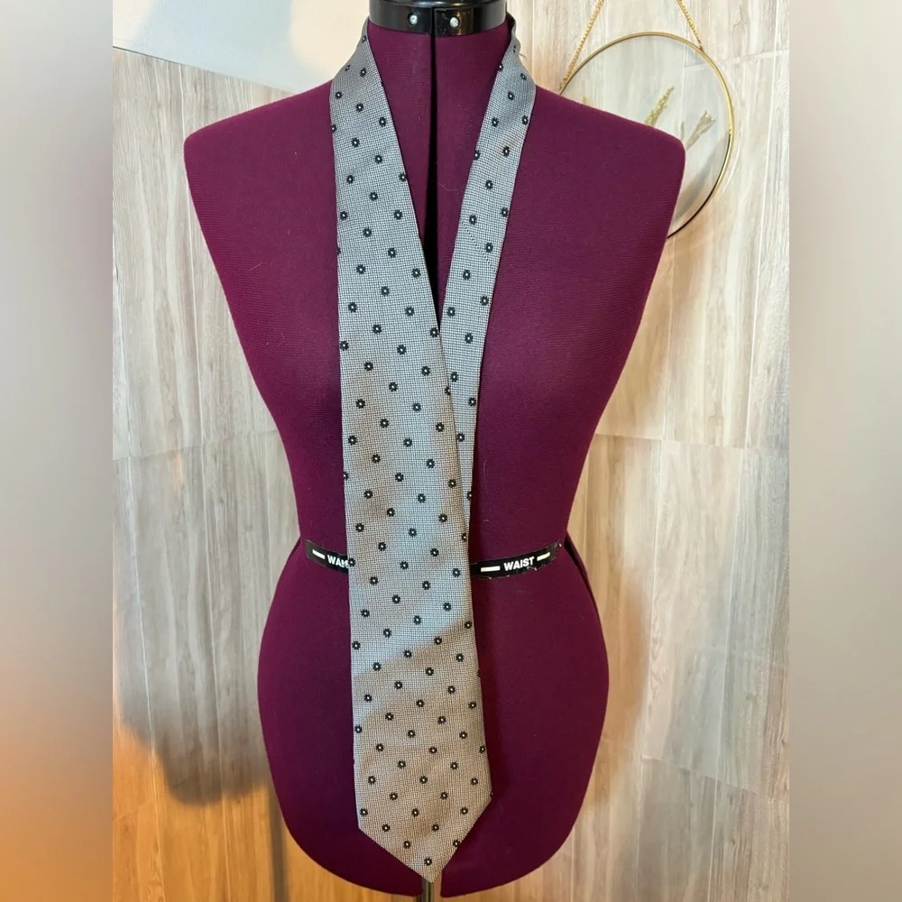 Embassy Row Silk Necktie in Gray with Black Polka Flowers Dots